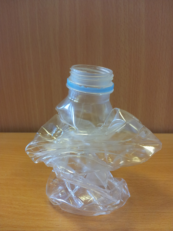 bouteille plastique compressée